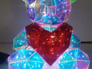 Светильник светодиодная фигура Мишка с красным сердцем 25см