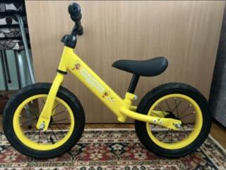 Продам беговел