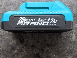 Аккумуляторная батарея Grand АКБ-20/2 и зарядное устройство.