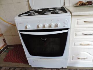 Продаю газовую плиту