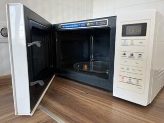 Микроволновая печь в идеальном состоянии