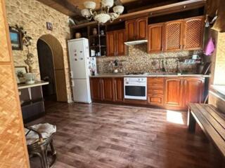 В продаже уникальная трехкомнатной квартиры в историческом центре ...