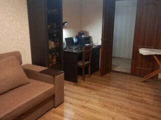 Предлагается в продаже просторная трехкомнатная квартира вблизи ...