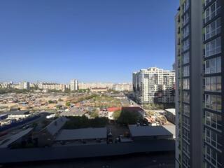 В продаже однокомнатная квартира улучшенной планировки в ЖК Акварель .