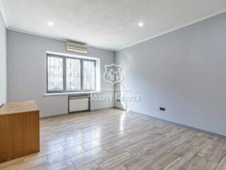 продаж офісне приміщення Київ, Солом`янський, 56800 $