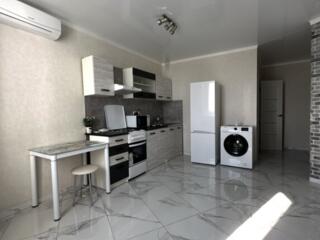 Аренда. Одесская. Новострой. Квартира-студия.