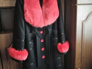 Продаю зимнее пальто с натуральным мехом (новое) — 1050 ₽