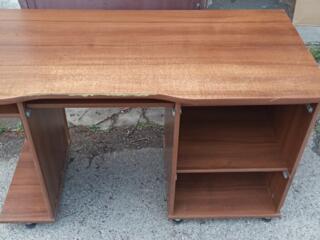 Продам б/у компьютерный стол.