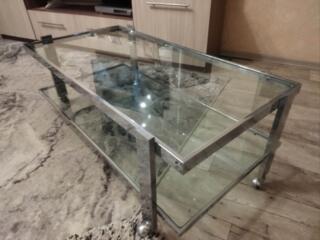 Продам журнальный стол.