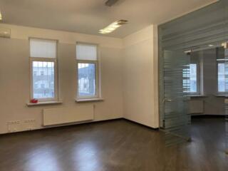 32924В продаже офисное помещение на втором ...