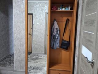 Продаётся шкаф в прихожую в отличном состоянии