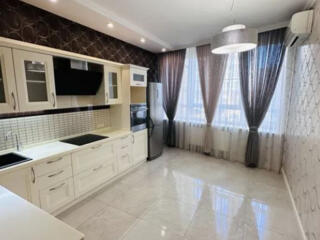 Продам квартиру 102.4 кв. м., 2/19, новый дом, жк Звездный Городок-1.