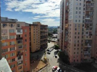 Кирпичный новый дом на Грушевского. 35 м2. Реальному покупателю - ТОРГ