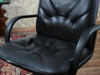 Продам компьютерное кресло б\у