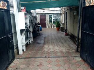 Продам 2-х этажное строение + одноэтажный жилой дом 60 кв.м.