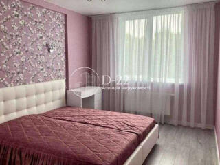 довгострокова оренда 3-к квартира Київ, Голосіївський, 722 $/міс.