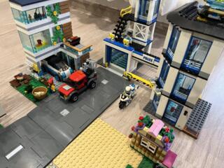 Продаю город Лего оригинальное