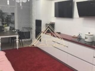 Продам 3-комн. квартиру в Альтаире