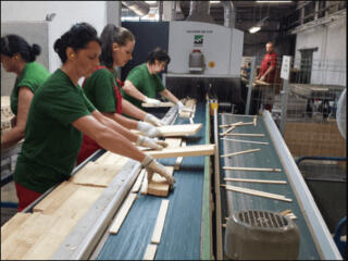 На производство паркета требуются сотрудники. Возраст до 55лет.