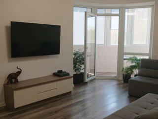 Продам 1-комнатную квартиру на Колонтаевской.