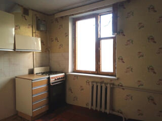 10000$. Однокомнатная квартира 39 м. 2, ул. Гвардейская 96, 3 этаж.