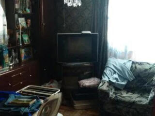 Продам 3х комнатную на Средней.