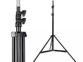 Штатив с регулировкой на 2,1м