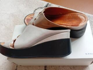 Босоножки женские