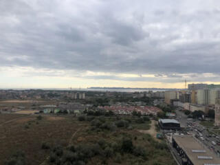 Продам квартиру 62 кв. м., 13/17, новый дом, жк 20-я Жемчужина.