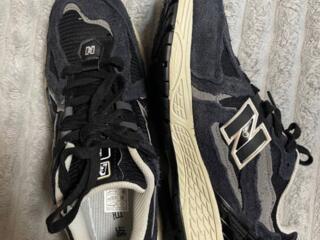 Продам новые кроссовки