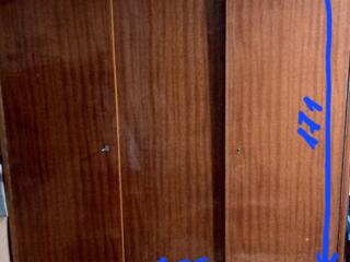 Шкаф советский трехстворчатый