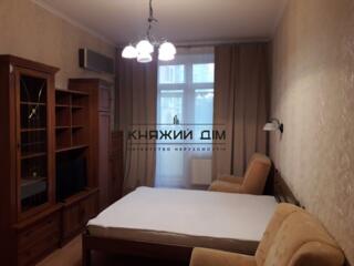 Оренда однокімнатної квартири на Печерському районі на вулиці Щорса / 