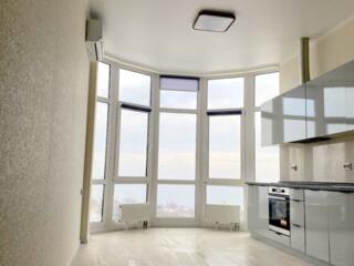 Просторная однокомнатная квартира с видом на море