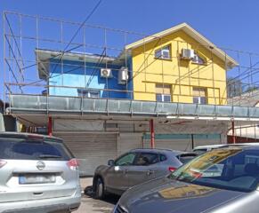 Продаётся 3-этажное коммерческое здание 331м2 в центре Бельц