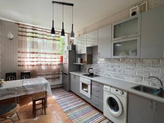 Продается 2 комнатная квартира на Балке р-н Текстильщиков 1/9 эт ТОРГ!