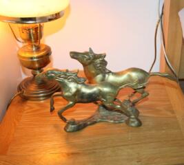 Старинные бронзовые фигурки.