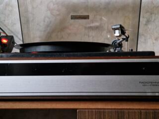 Проигрыватель. Радиотехника 001-stereo. Договорная цена.