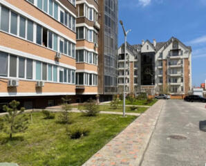 Продам большую однокомнатную квартиру в ЖК Набережный квартал.