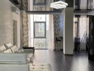 Продам просторную 2-х комнатную квартиру с евроремонтом в ЖК "10 