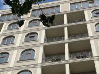 Квартира в новом доме на берегу моря.