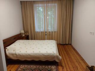 Продам 3-х комнатную квартиру с ремонтом на Адмиральском проспекте