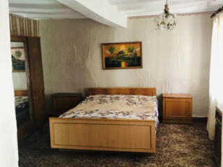 Продам дом с участком 10 соток в центре Нерубайского