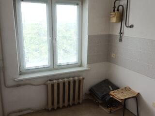 Продам 2-х ком. кв. 3/9 Бам (Солнечный) г. Бендеры с ремонтом новым.