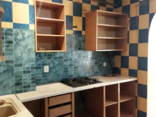 Продам просторную 1 комн. кв-ру  в центре пос. Котовского