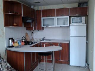 Сдам 1-комнатную квартиру с ремонтом на Старосенной площади.