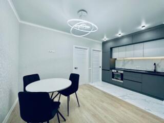 Продам 2-комнатную квартиру с современным ремонтом на Таирова, ЖК 58 .