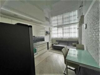 2-х кімнатна на Таїрова.