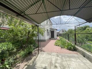 Продаю двоповерховий будинок. Район ЛШМД