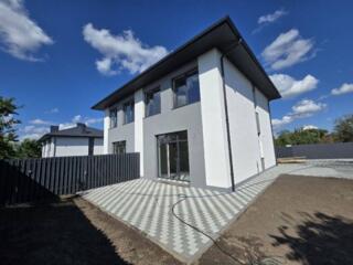 В продаже дуплексы, просторные с хорошими планировками, и ...