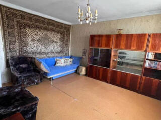 Продам 3-х комнатную квартиру на Махачкалинской.
